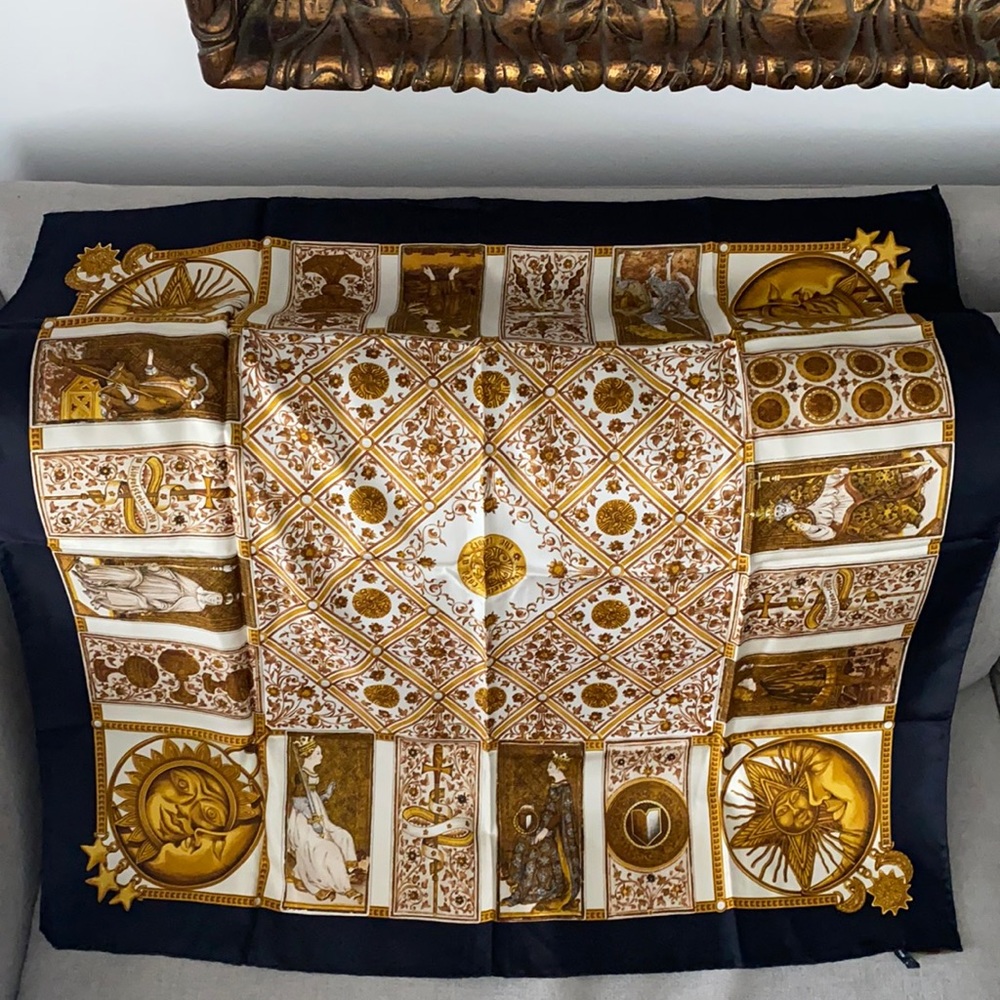 KIESELSTEIN CORD luxury designer silk scarf.